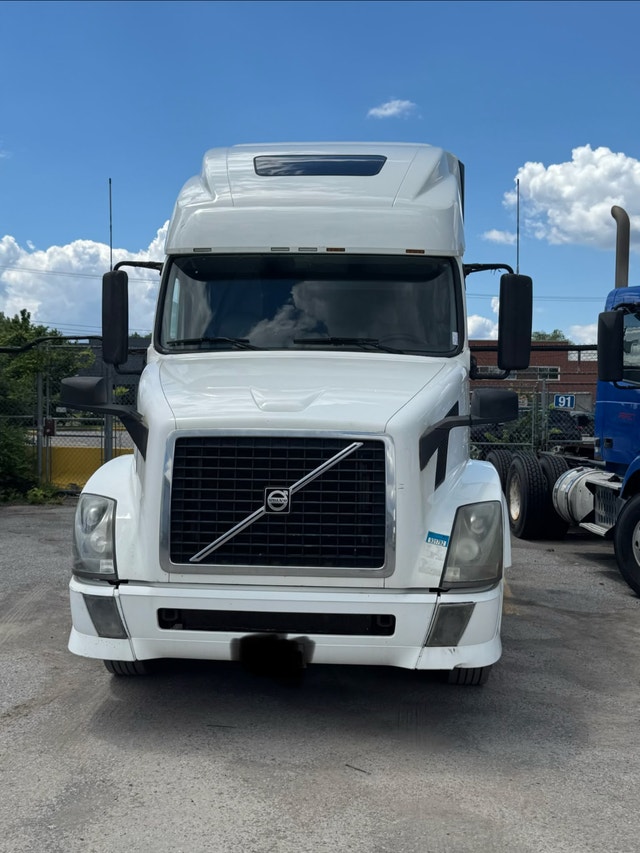 2011 Volvo VNL 670 Sleeper Cab Truck for sale — photo 5