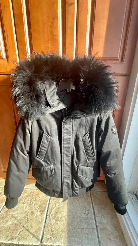 Jacket d'hiver avec capuchon pour homme ou pour adorandeur small in Kids & Youth in Laval / North Shore - Image 9