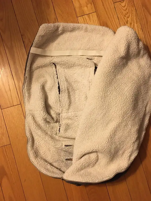 Couvre bébé pour poussette ou siège d’auto in Strollers, Carriers & Car Seats in City of Montréal - Image 9