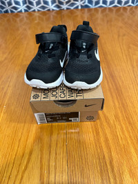 Nike Revolution Toddler Shoe-5C