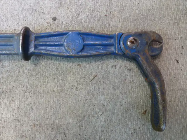 Vintage Nail Puller542524417214392321