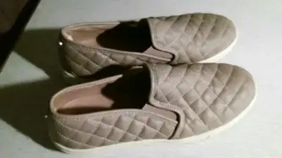 Steve Madden deck shoes - new like cond.-sz.8b, View more