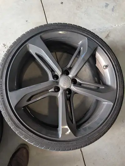 I am selling my custom powder coated gun metal RS7 wheels with P275 30 21 tires that have about a se...