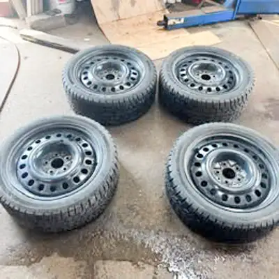 Selling a set of Hercules Winter Tires with Rim in size 225/45R17. These tires were used on a Hyunda...