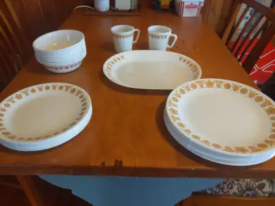 Price reduced - Correlle "Butterfly gold" service, View more