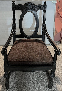 ANTIQUE JACOBEAN STYLE CARVED WOOD TABLE MAIN ARMCHAIR - $85