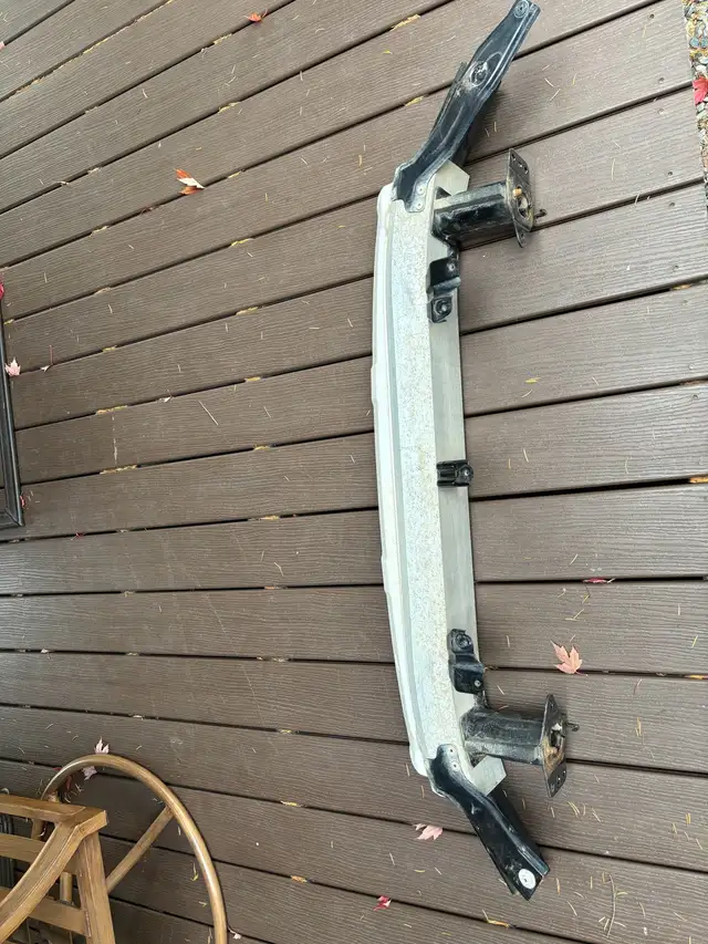 5th Gen 4Runner Crash Bar OEM in Auto Body Parts in Cranbrook - Image 4