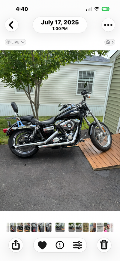 2010 Super Glide Harley Davidson Some minor scratches to primary casing, derby cover, and tank deco.