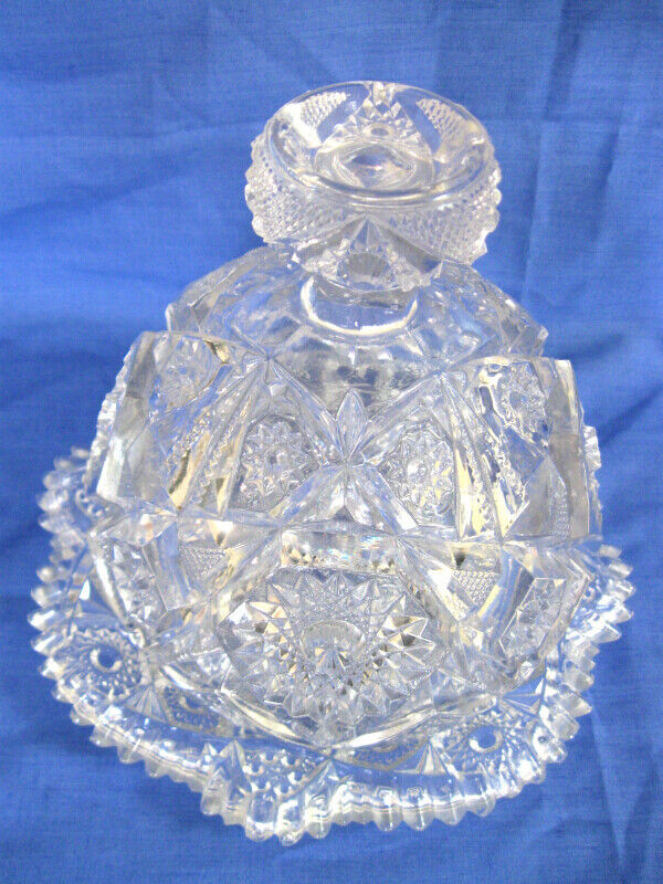 BEURRIER VERRE  VICTORIEN ANTIQUE PRESSED GLASS BUTTER DISH dans Art et objets de collection  à Ouest de l’Île - Image 2