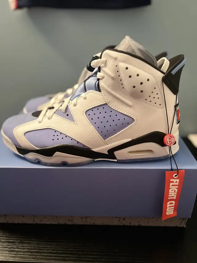 Jordan 6 UNC Size 9.5 in Men's Shoes in Cambridge - Image 3