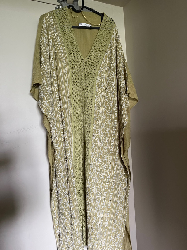 Zara Embroidred Tunic Dress L in Women's - Dresses & Skirts in Gatineau