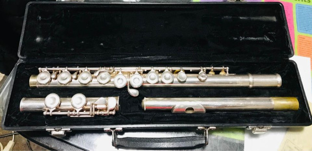 USA MADE KING CLEVELAND FLUTE MODEL 610 in Woodwind in Hamilton