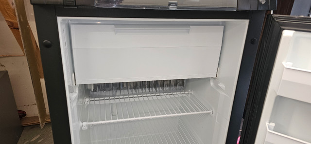 Dometic RM2354 3 way RV fridge in Other in Delta/Surrey/Langley - Image 4