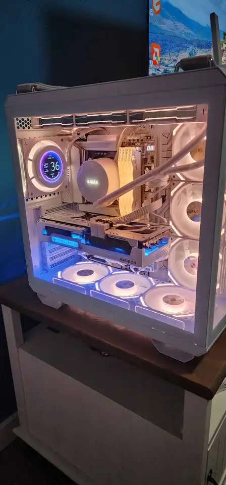 Beautiful white gaming/studio PC in Desktop Computers in Edmonton - Image 4