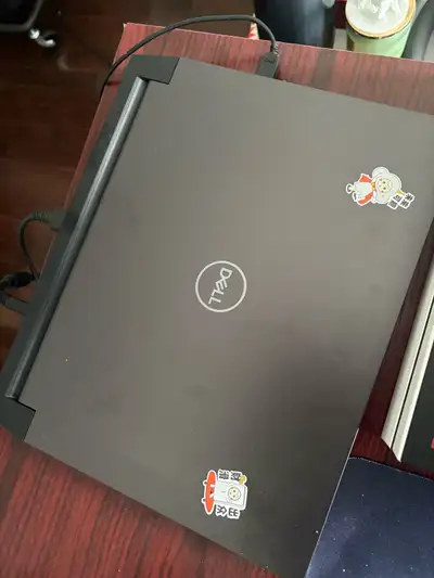 A very new laptop just use 2 month , still have 22 month warranty, available pick up May 6 16”QHD+25...