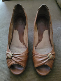 Blondo Peep-toe leather platform sandals 