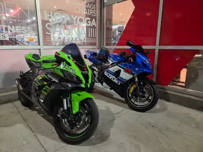 Suzuki GSXR 600 anniversary edition for sale Mint condition 700 brakes and forks Moving Looking to s...