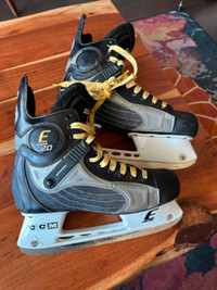 CCM E-20 Mens Hockey Skates - Size 9 (EU 43)