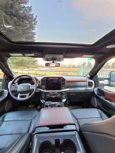 CHAUFFEUR PRIVÉ POUR TOUT VOS BESOINS 7/7 24/24 COURTE OU LONGUE DISTANCE 514-386-5603