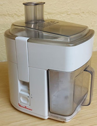 MOULINEX ELECTRIC JUICER