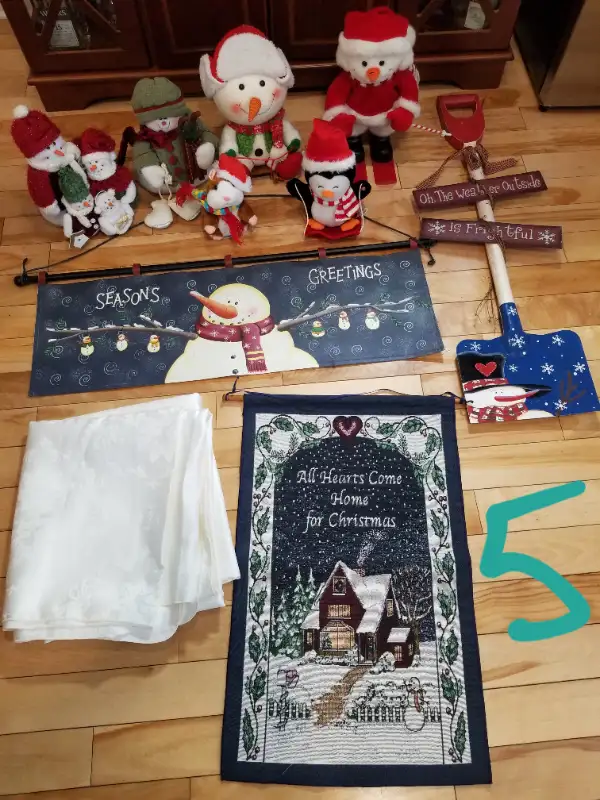 Christmas Decor- Dancing Stuffies, Wall Art & much more in Holiday, Event & Seasonal in Ottawa - Image 6