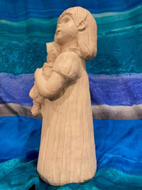 Mother and child Statuette