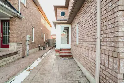 * Upper floor room for rent (male only) from Aug 1 near Heartland Town Center in Mississauga ** Rent...