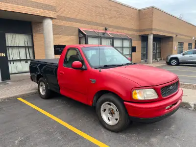1998 Ford F150 regular cab short box 4.6L V8, automatic, 2WD, 240,000kms Power locks, power windows,...