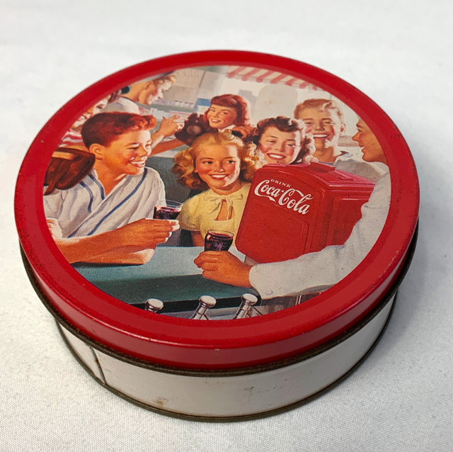 8 Coca-Cola Mini Metal Tray Coasters in Arts & Collectibles in City of Toronto - Image 3