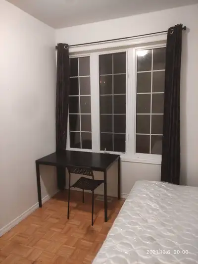 Girls Only House - Private Room next to York University & Subway