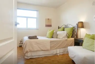 Central Toronto Sunny furnished room with view available June 28