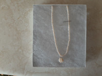 Art4u2enjoy (A) Button Pearl Necklace 190 Pearls w/a 700.00$