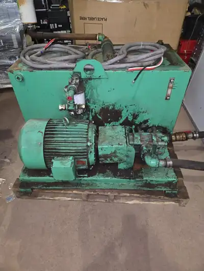 Unité Hydraulique/Power Unit/Unité de puissance Largeur 48 pouces. Hauteur 24 pouces. 30.06 Gallons/...