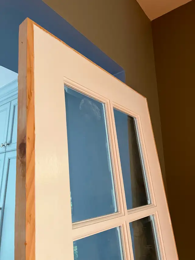2 Solid Wood French Doors with Glass Panes (30" and 23 1/4" W) in Windows, Doors & Trim in City of Montréal - Image 5