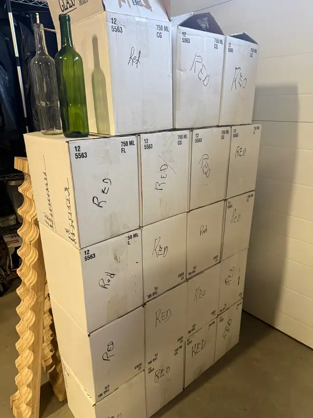 Wine bottles64877474568322121