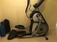 Commercial Star Trac E-TBTe Elliptical With Monitor 