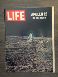 LIFE MAGAZINE dec 12 1969. Apollo 12 on the moon