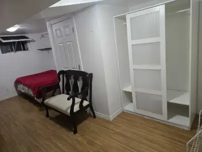 I am offering a room for rent. This is a used room. The room includes: - Bed - Wardrobe - Chair I'm...