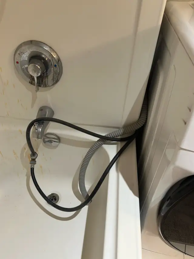 whirlpool 2in1 washer and dryer  in Washers & Dryers in Mississauga / Peel Region - Image 5