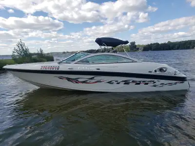 20-foot luxury bowrider is comfortable for cruising and water sports with 11 people capacity. Excell...