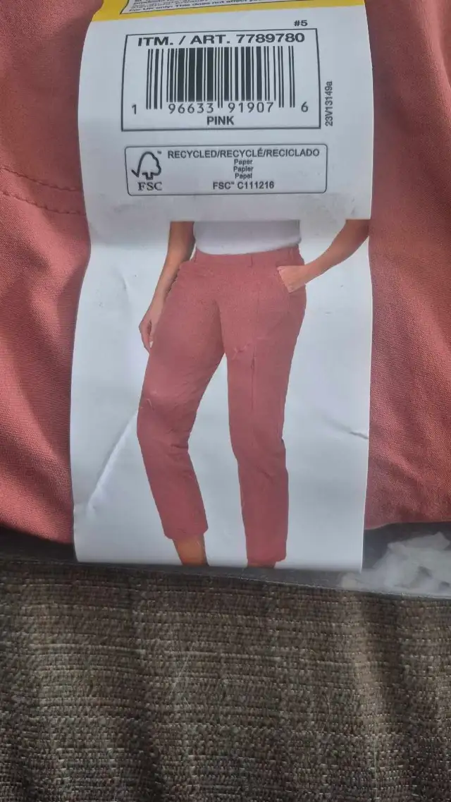 Kirkland Signature Pants in Women's - Bottoms in St. Albert - Image 2