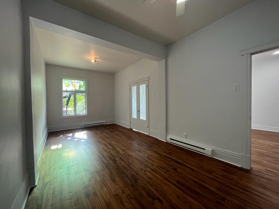 Bright renovated 3-bedroom — 7881 rue Saint-Denis, Montréal 2