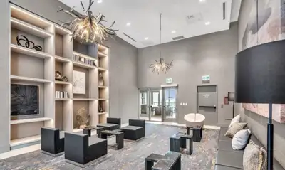 Experience unparalleled living at the Branch Condos in Oakville! This condo has offers 723 sqft of l...