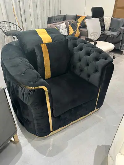Luxury Velvet Accent chair elegant design 