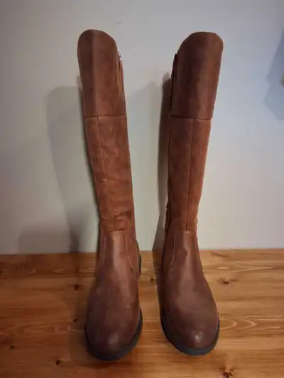 Women's winter boot, View more