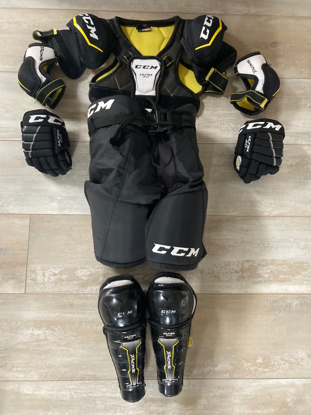 Équipement de hockey pour enfant  dans Hockey  à Saguenay
