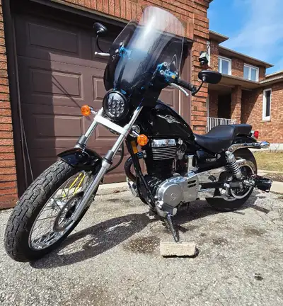Sharp looking Suzuki S40, (652cc ) in excellent condition with low mileage.Well maintained, bike has...