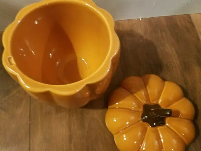 PARTYLITE Pumpkin Patch Holder Candle Holder Halloweenl in Holiday, Event & Seasonal in Charlottetown - Image 4