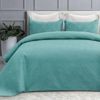 New 3 PC Green Patterned Quilt Set • QUEEN, View more