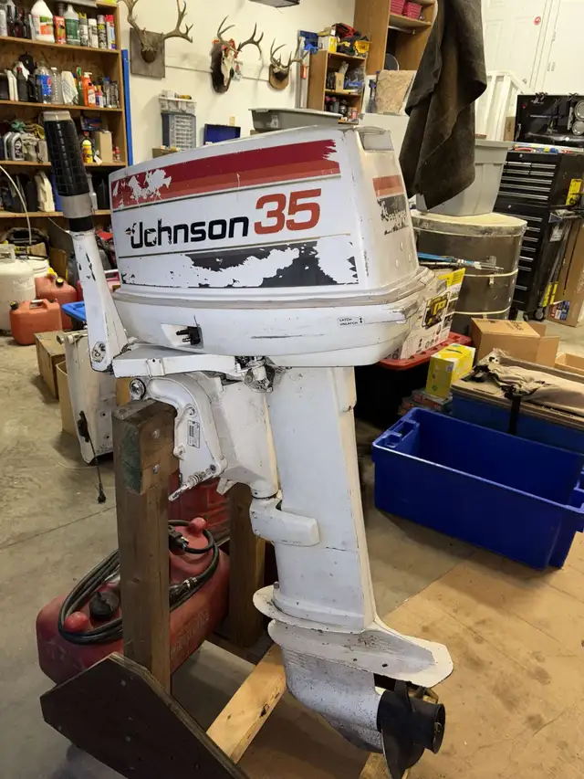 1979 35hp Johnson long shaft in Powerboats & Motorboats in Saskatoon - Image 2